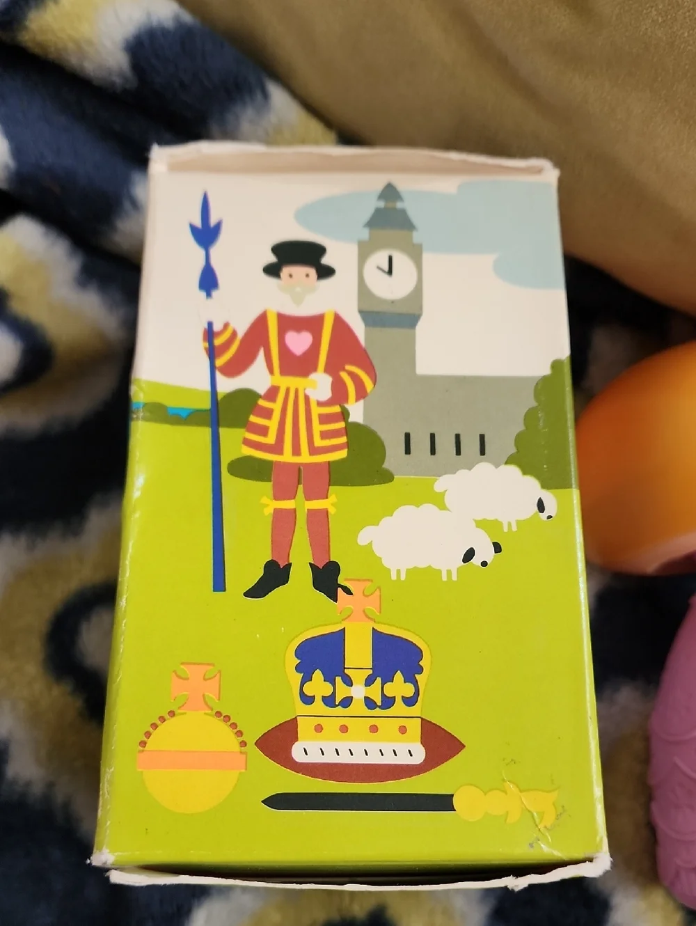 Avon Small World Bubble Bath Bottle - 1970's - Picture 4 of 8